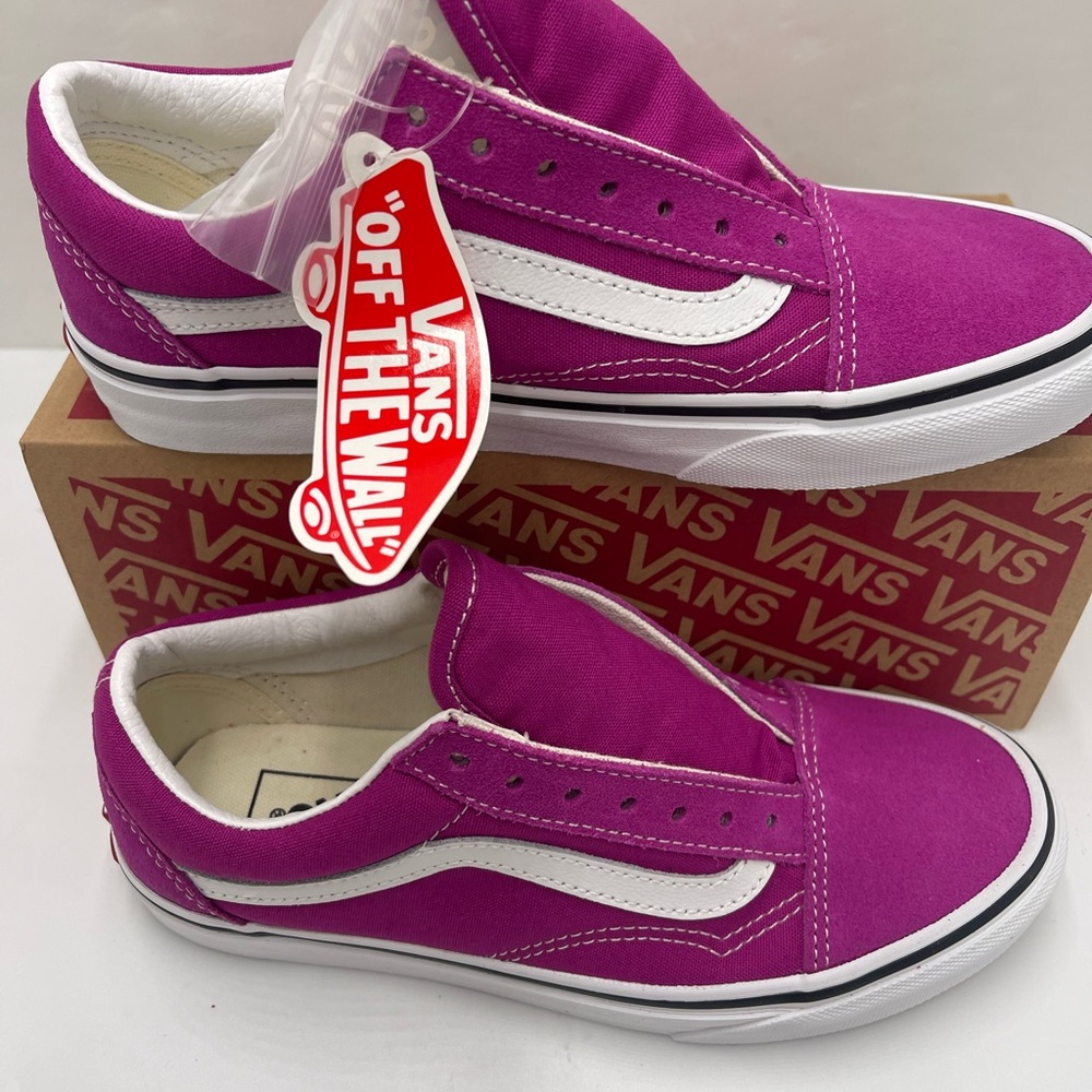 Vans WMNS Old Skool
Fuchsia Red/True White Sneakers
VN0A5KRF8ZV - Picture 15 of 16